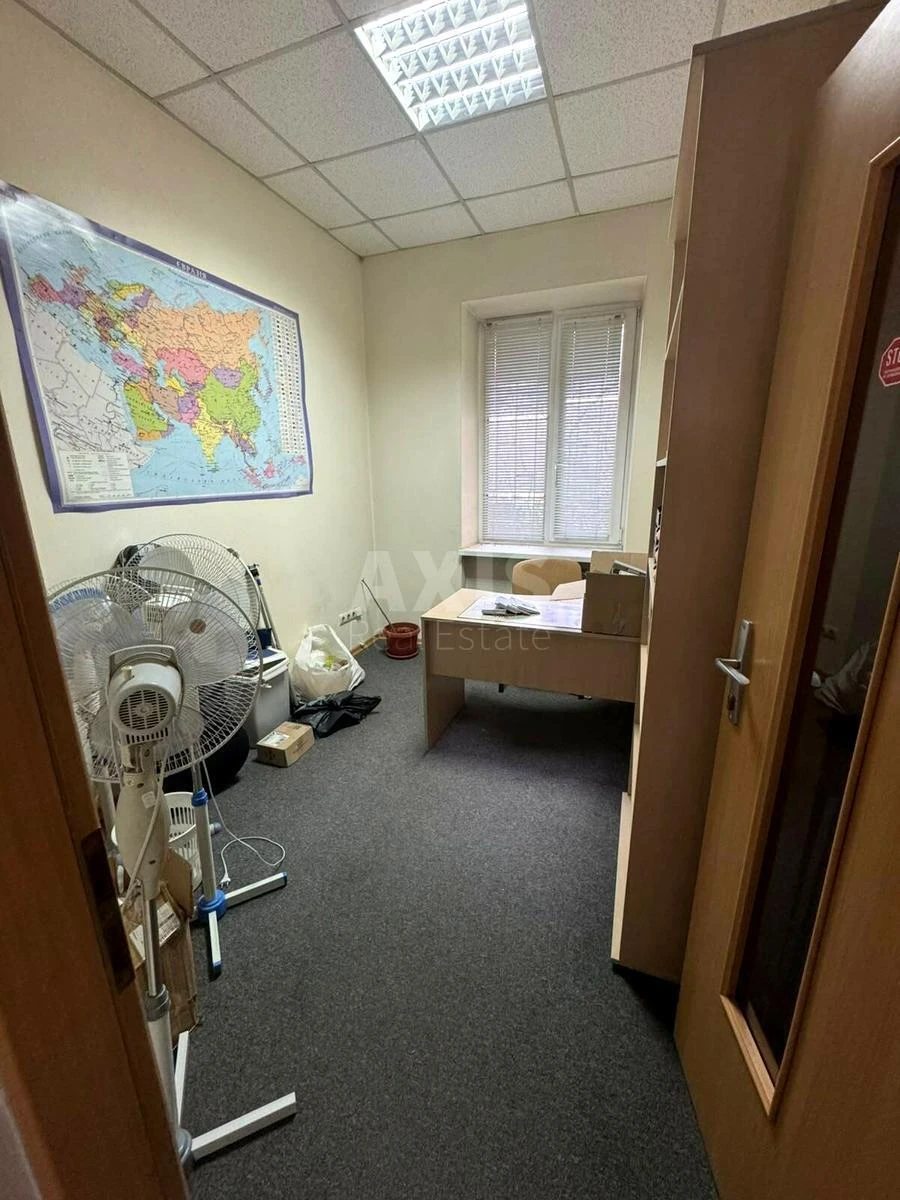 Office vul. Ahmatovoi' Anny 3А, 202m27043614