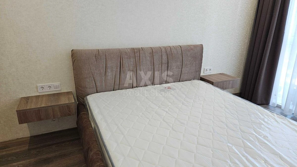 1k apartment nab. Dniprovs'ka 15Д695678