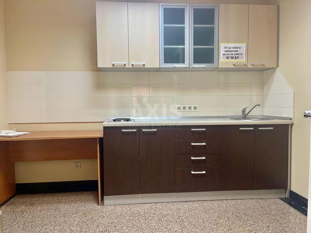 Office vul. Instytuts'ka 18А, 151m2648475