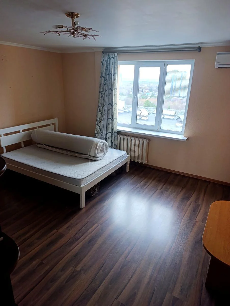 3к квартира бул. Дарницький 8