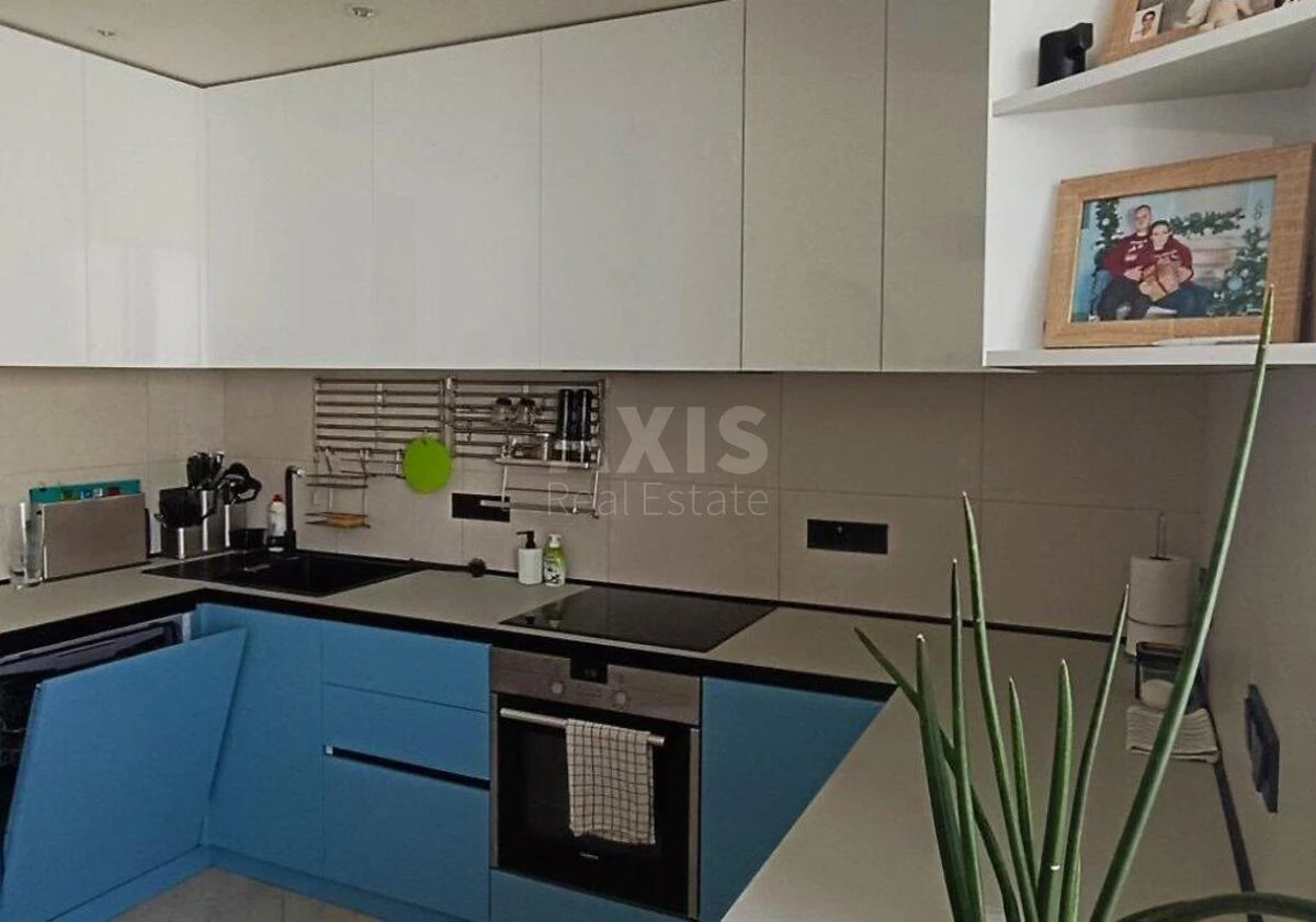 3k apartment nab. Dniprovs'ka 19А716541