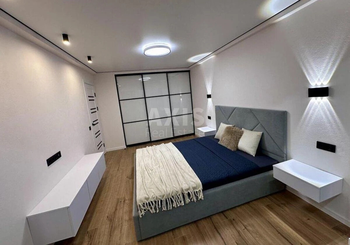 1k apartment pl. Peremogy 19603612