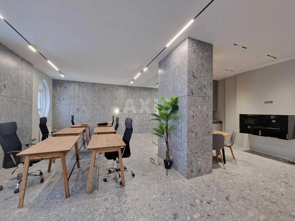 Office vul. Vasylya Tyutyunnyka 37/1, 77m2672551