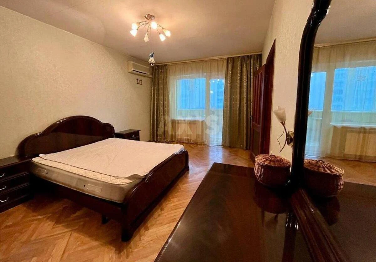 3к квартира ул. Ахматовой Анны 6674418