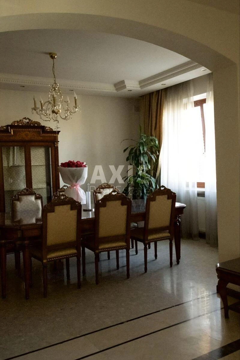 4k apartment vul. Zhyljans'ka Thirty amps655800