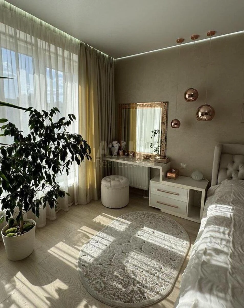 4k apartment vul. Metrologichna 54567718