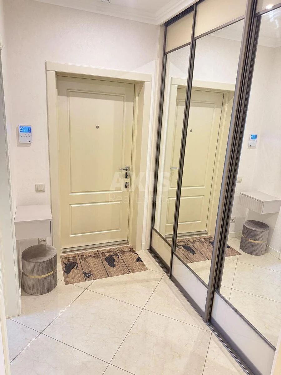 3k apartment vul. Kahovs'ka 606670617