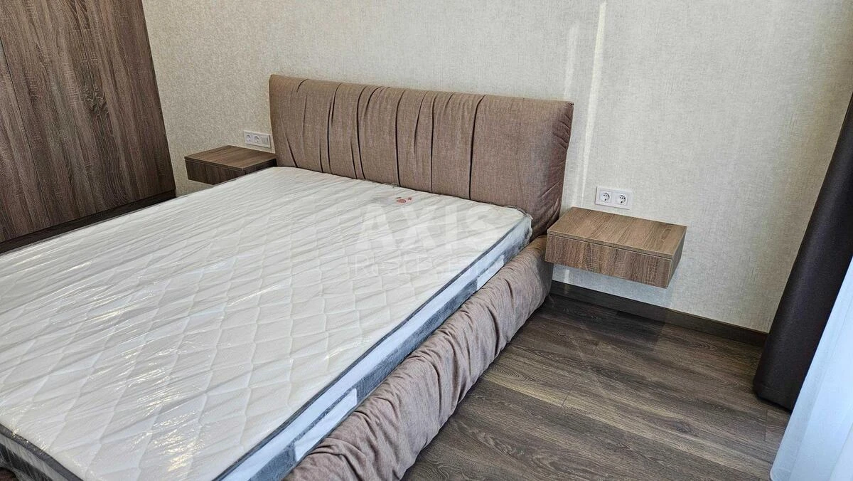 1k apartment nab. Dniprovs'ka 15Д695679