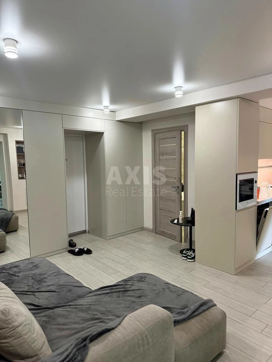 3k apartment vul. Bereznjakivs'ka 14А6682011