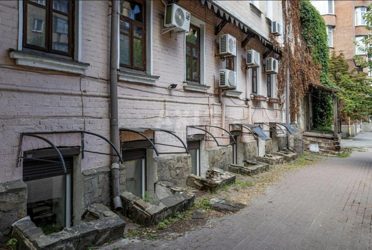 Office vul. Vvedens'ka 25, 117m2700819