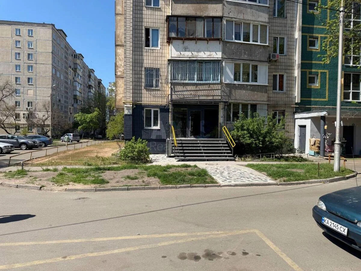 Об'єкт торгівлі вул. Кибальчича Миколи 21, 36м2