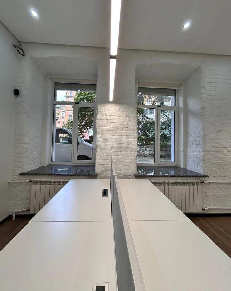 Офис ул. Богдана Ступки 3, 77м2690983