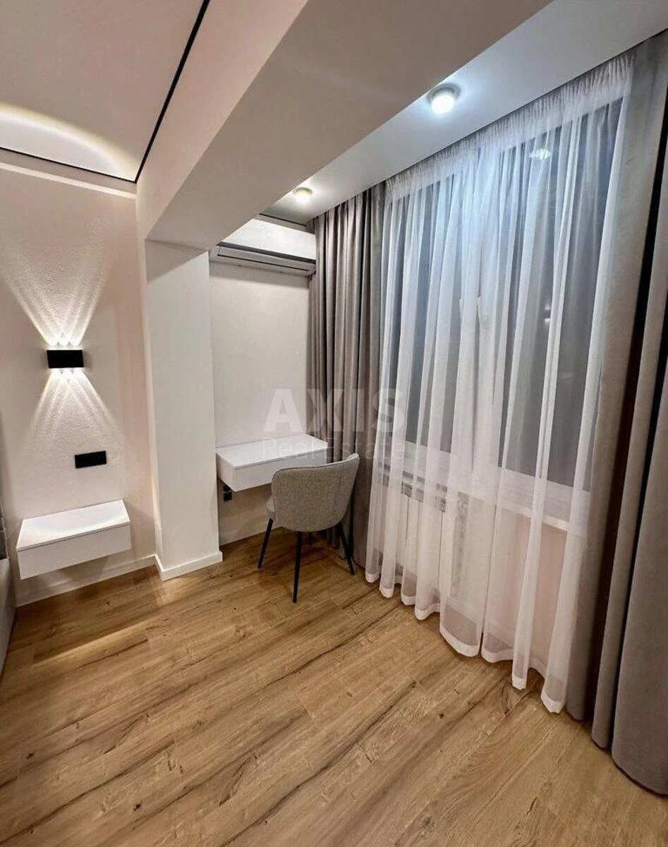 1k apartment pl. Peremogy 19603613