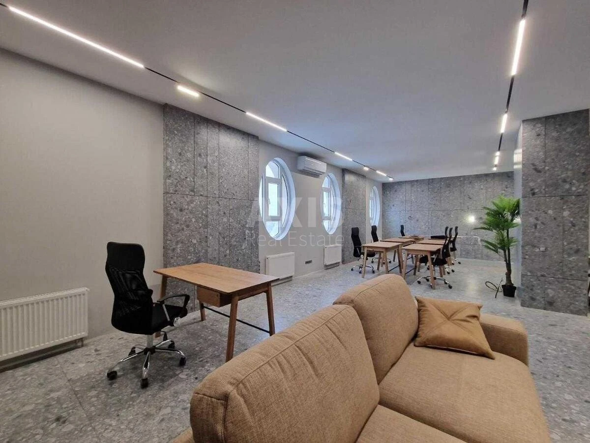 Office vul. Vasylya Tyutyunnyka 37/1, 77m2672552