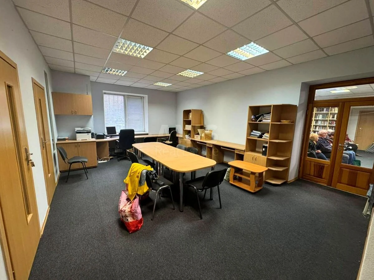 Офис ул. Ахматовой Анны 3А, 202м27043613