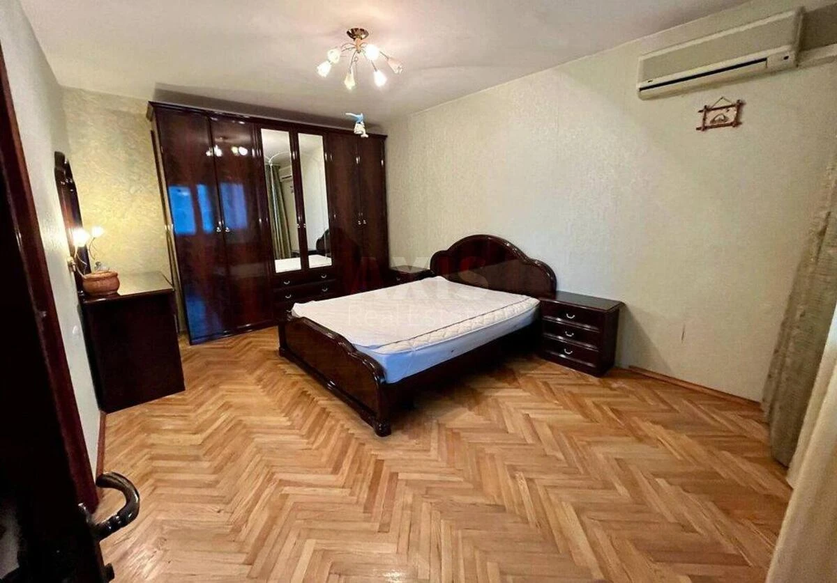 3к квартира ул. Ахматовой Анны 6674419