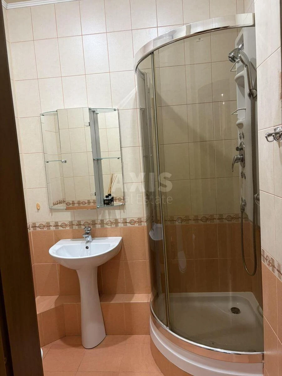 2к квартира ул. Дмитриевская 697095515
