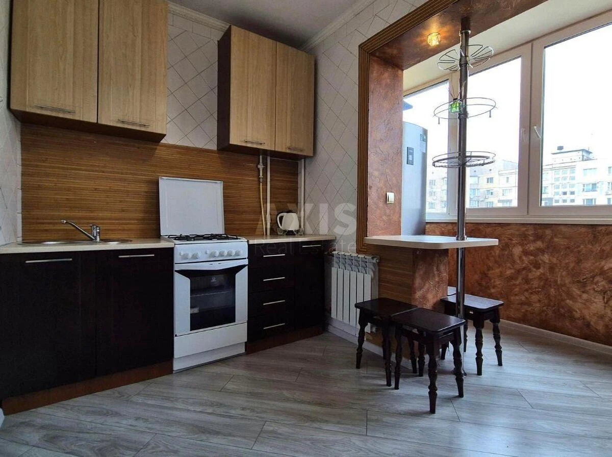 1к квартира пр-т Владимира Ивасюка 17В650880