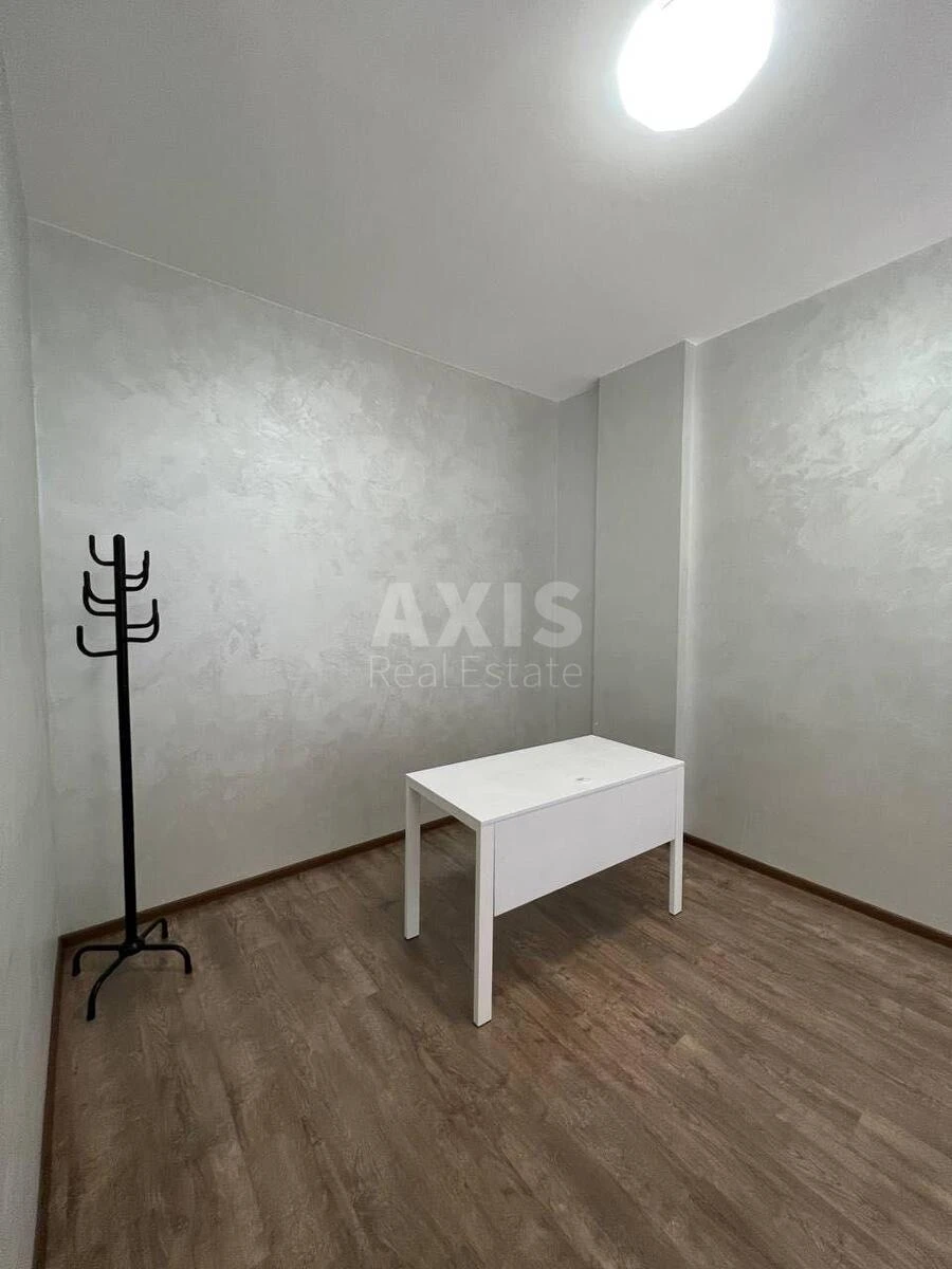 Office vul. Jevgena Konoval'cja 36Д, 60m2710367