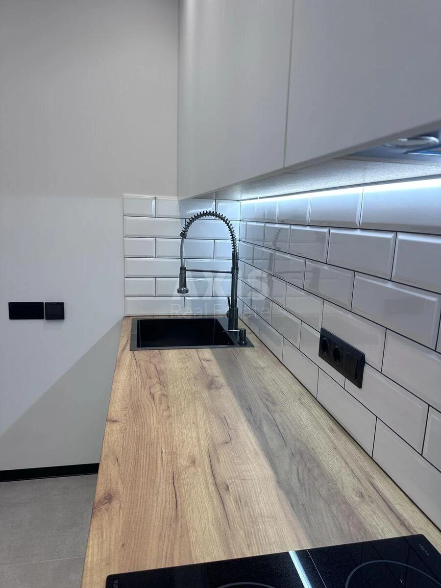 2к квартира ул. Михаила Максимовича 24643500