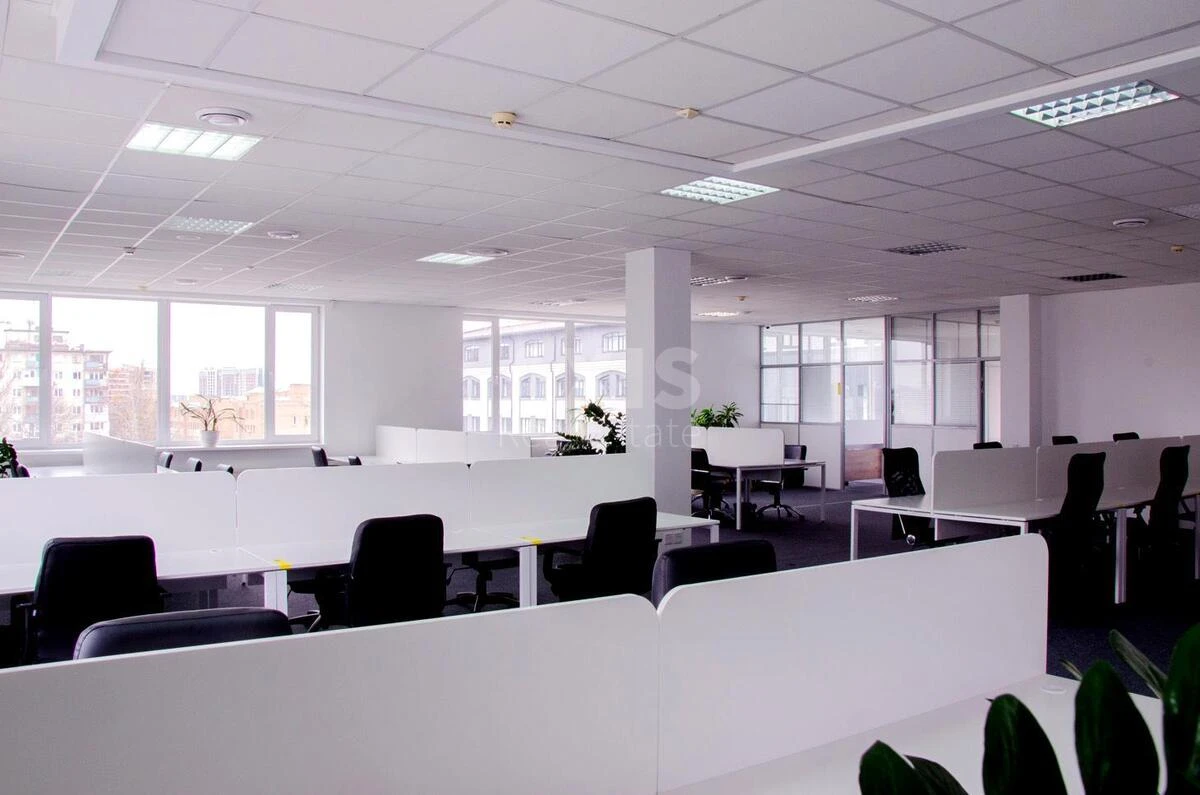 Office vul. Pymonenka Mykoly 13, 376m26785212