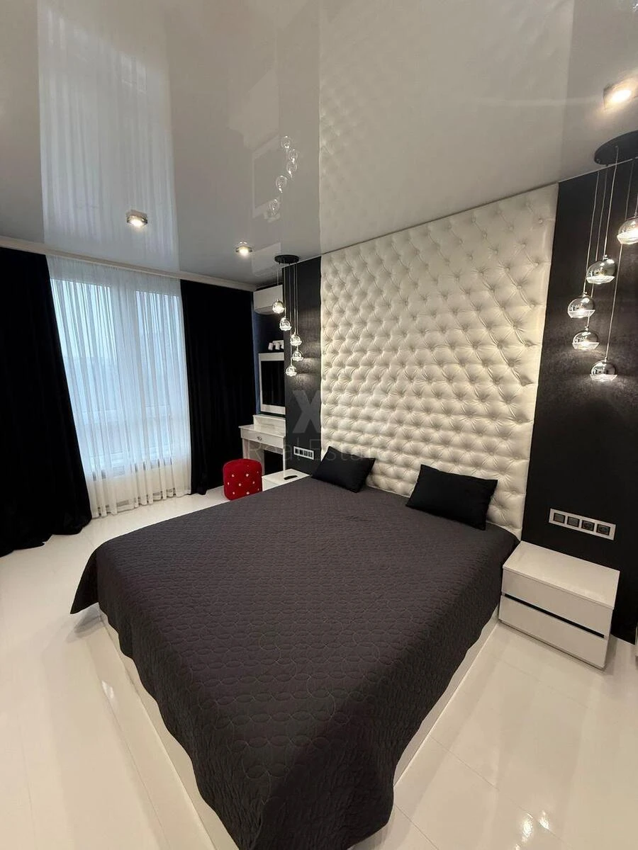 3k apartment vul. Doncja Myhajla 2А674643