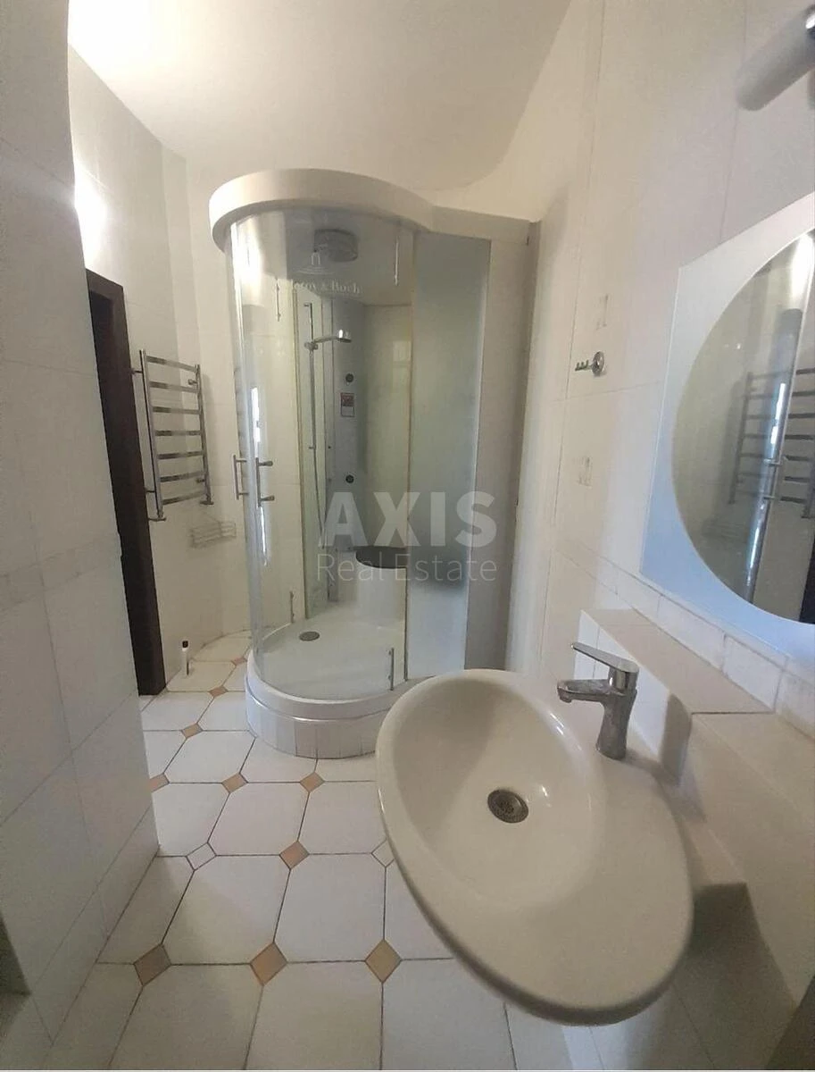 Office vul. Rustaveli Shota 44, 200m2697117