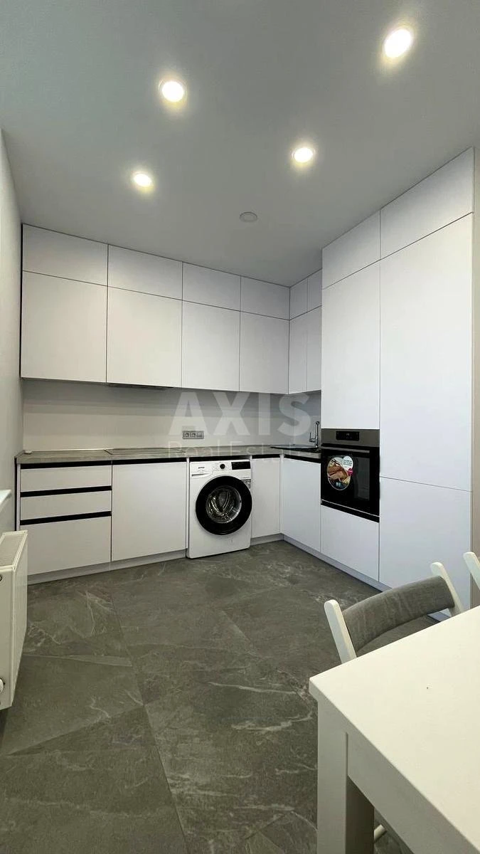 2к квартира ул. Бережанская 15636408