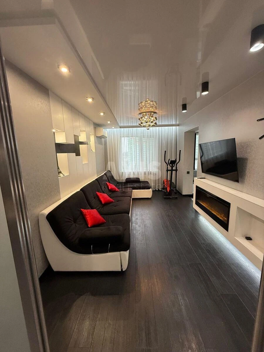 3k apartment vul. Doncja Myhajla 2А674641