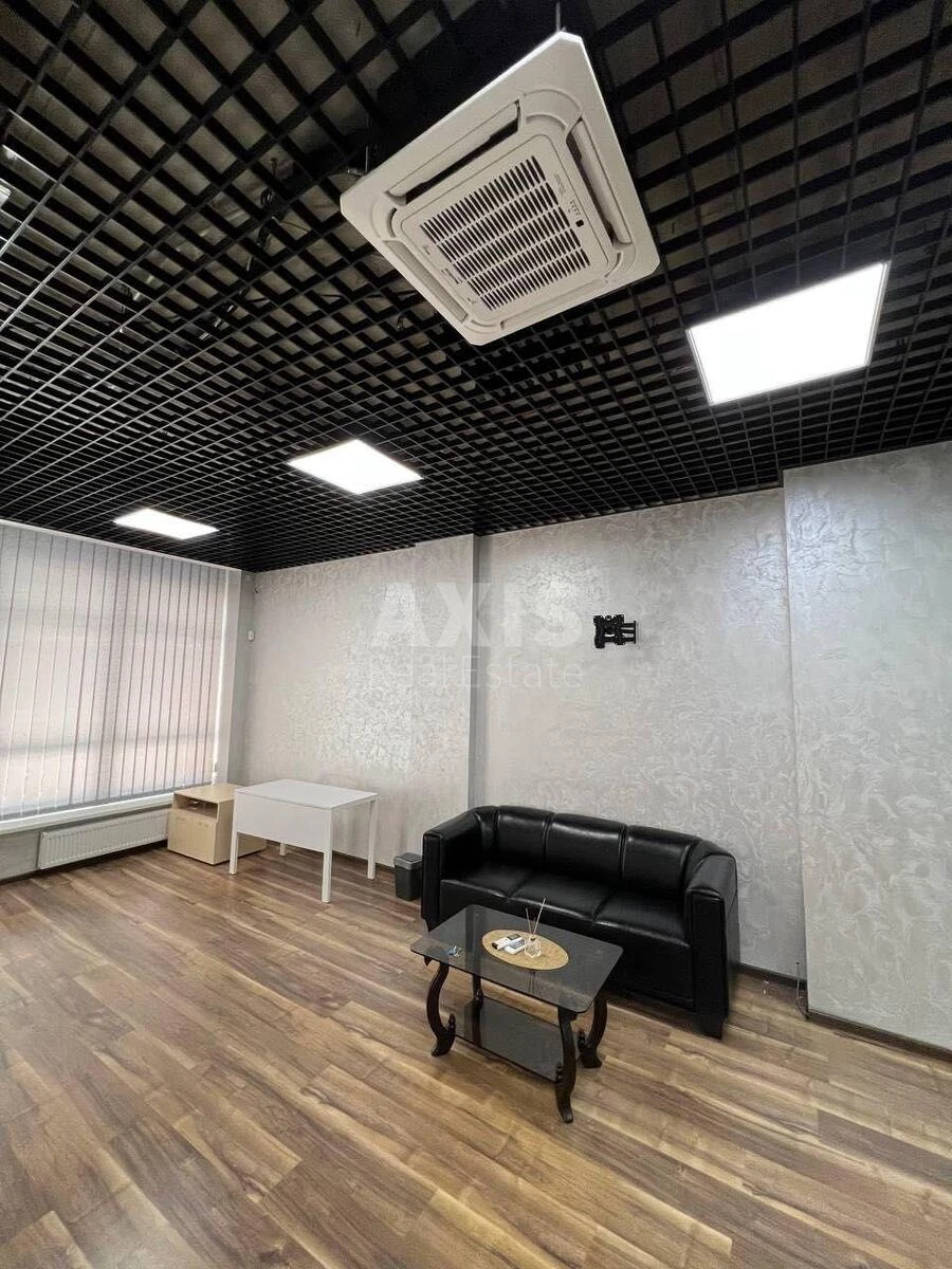 Office vul. Jevgena Konoval'cja 36Д, 60m2710365