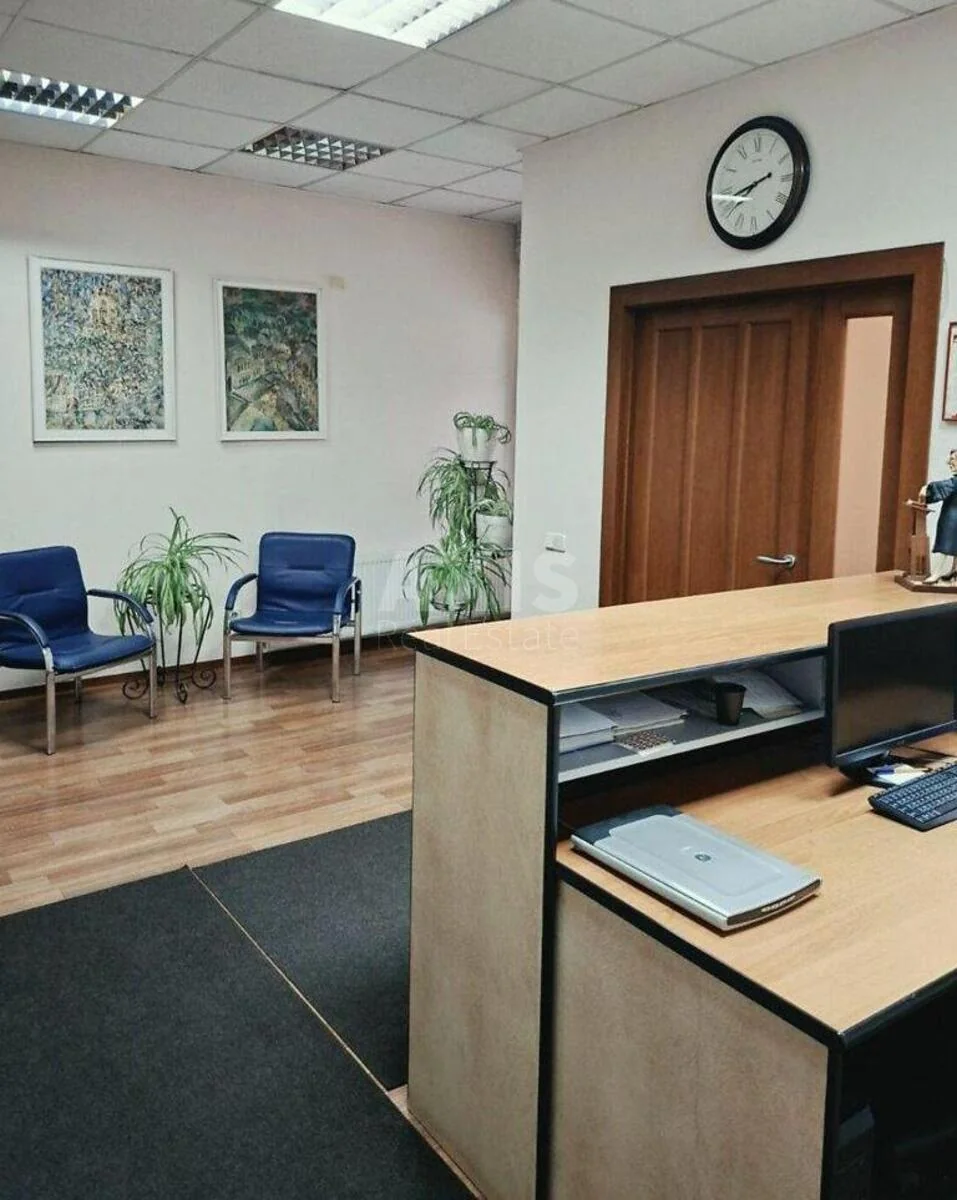 Офіс наб. Дніпровська 3, 60м2