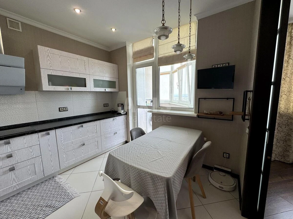 2k apartment pr-t Bazhana Mykoly 8Б670620