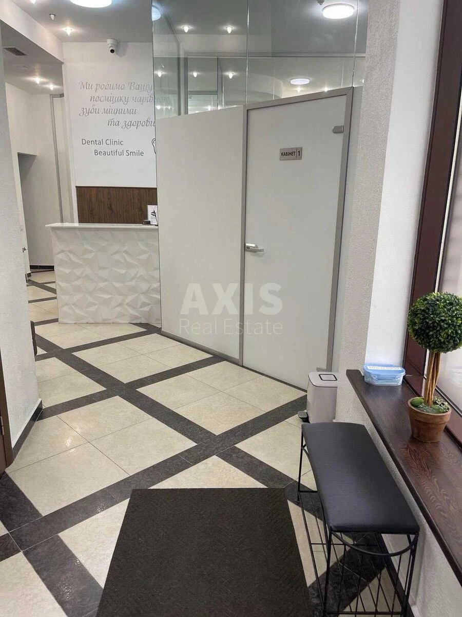 Trade object vul. Ahmatovoi' Anny 45, 83m2680232