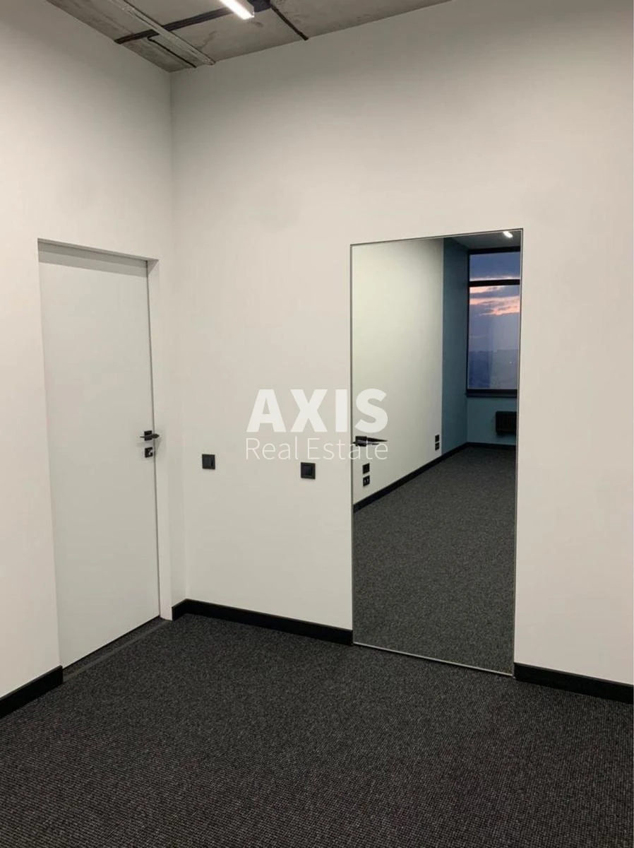 Office vul. Jevgena Konoval'cja 44А, 117m2276926