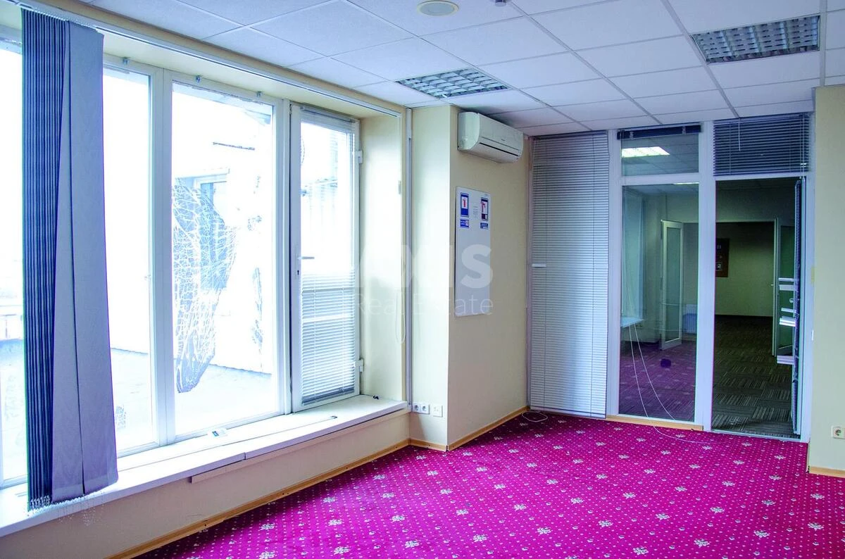 Office vul. Geroi'v Kosmosu 4, 245m2678002