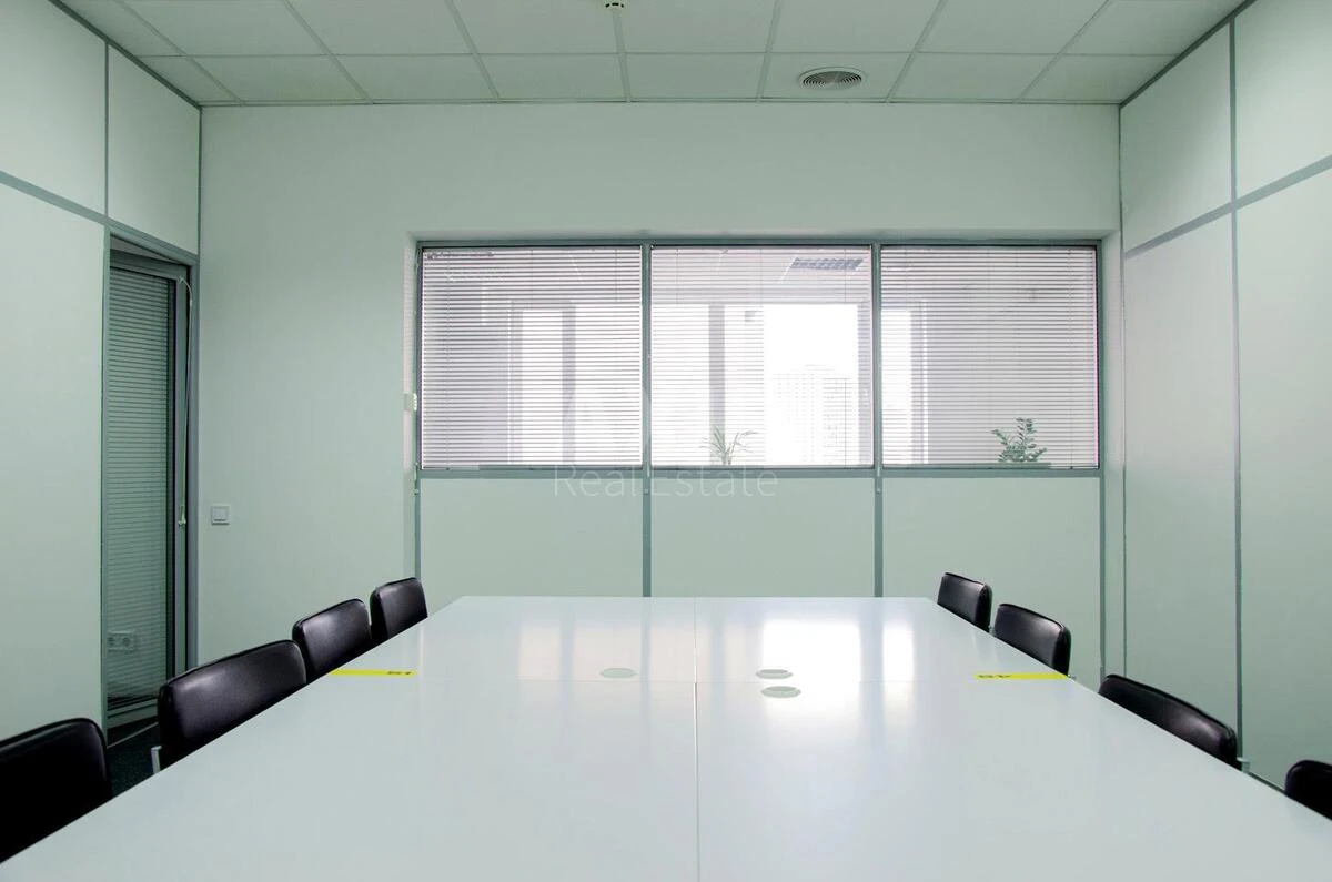 Office vul. Pymonenka Mykoly 13, 376m26785211