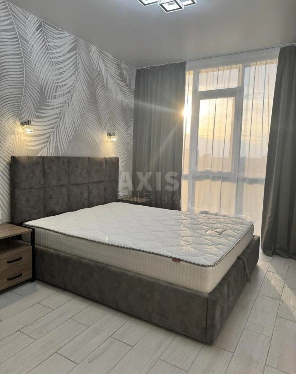 1k apartment pr-t Komarova Kosmonavta 11683664