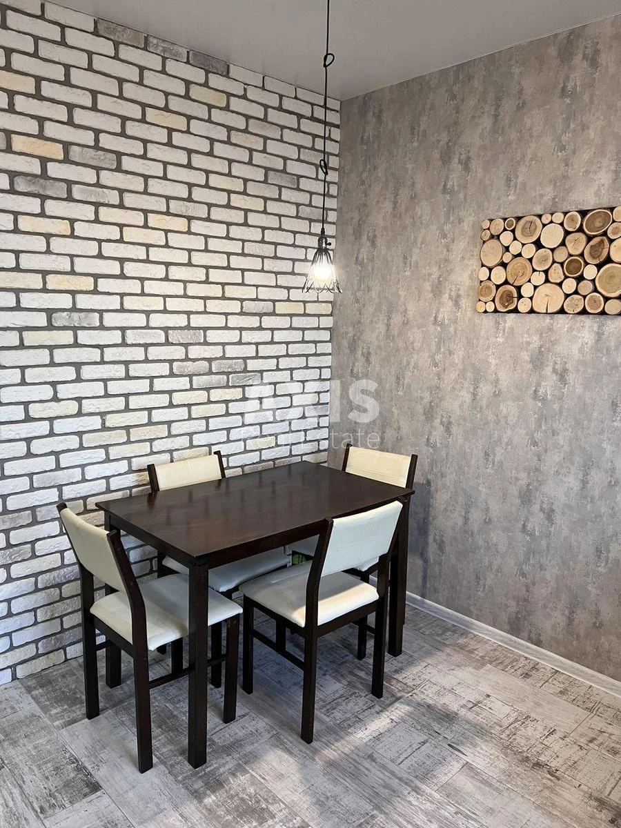 1k apartment pr-t Yevropeyskoho Soyuzu 39B393850