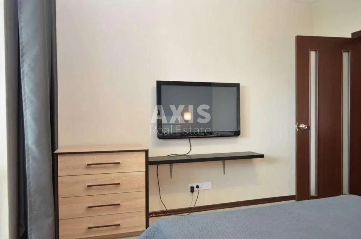 3k apartment pr-t Chervonoyi Kalyny 89306292