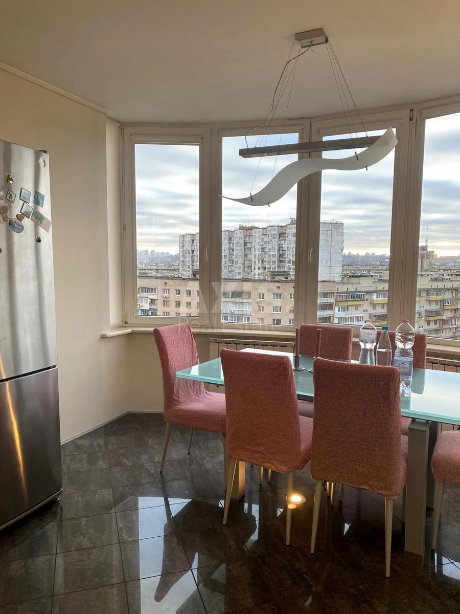 3k apartment pr-t Volodimira Іvasyuka 10А669173