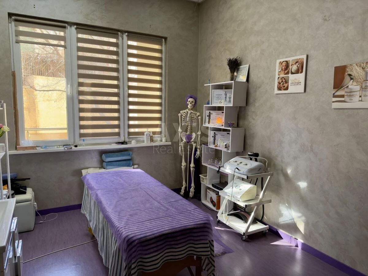 Объект торговли пр-т Голосеевский 58, 179м26696215