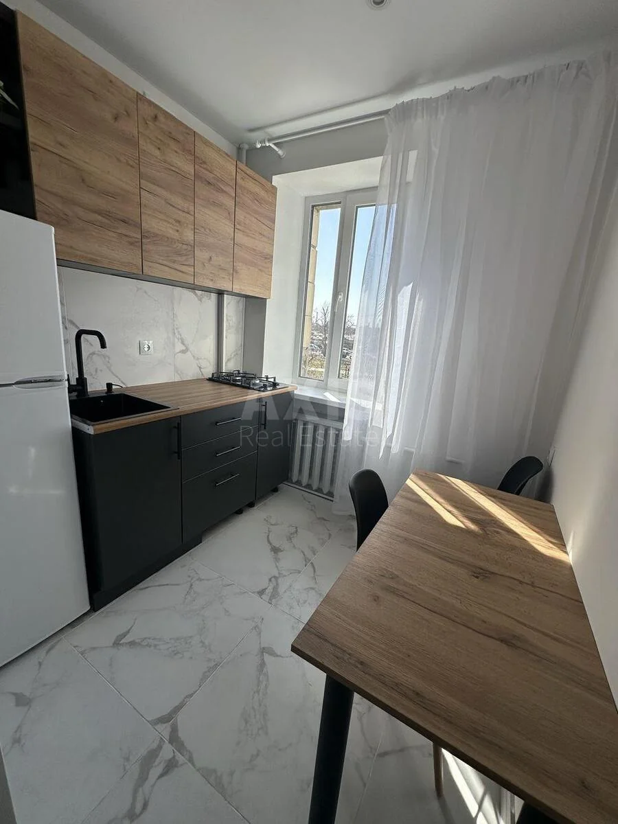 1k apartment vul. Zdolbunivs'ka 1