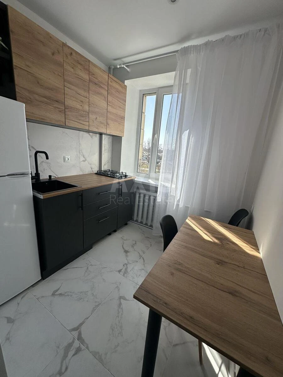 1k apartment vul. Zdolbunivs'ka 170116
