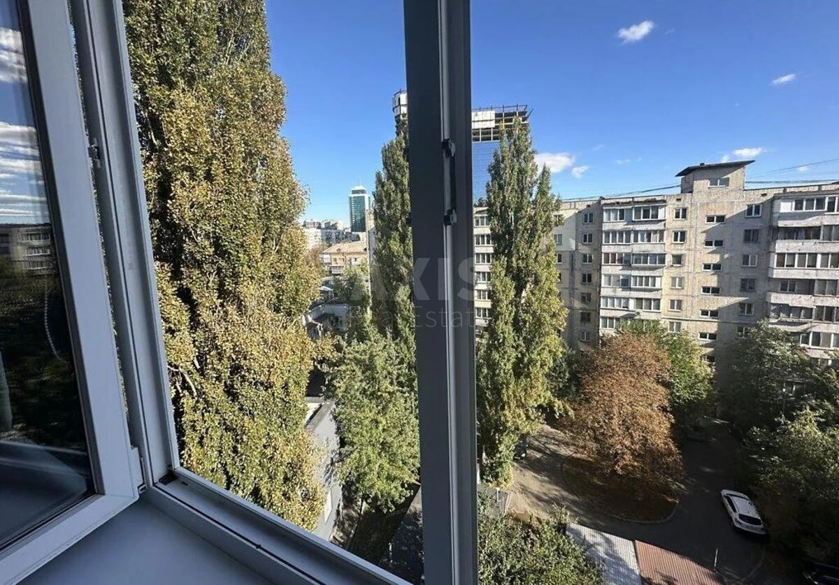 1k apartment pl. Peremogy 19603618