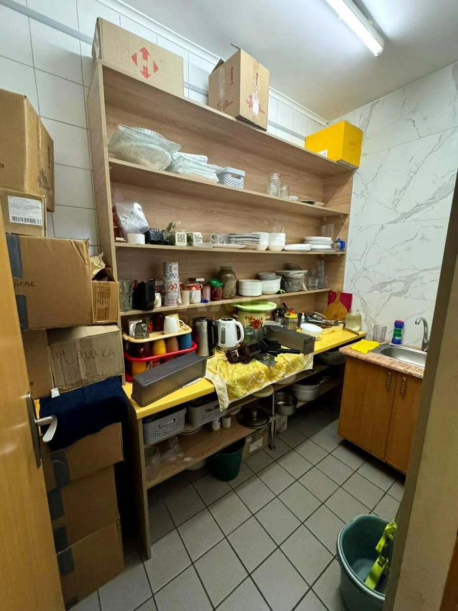 Office vul. Ahmatovoi' Anny 3А, 202m27043618