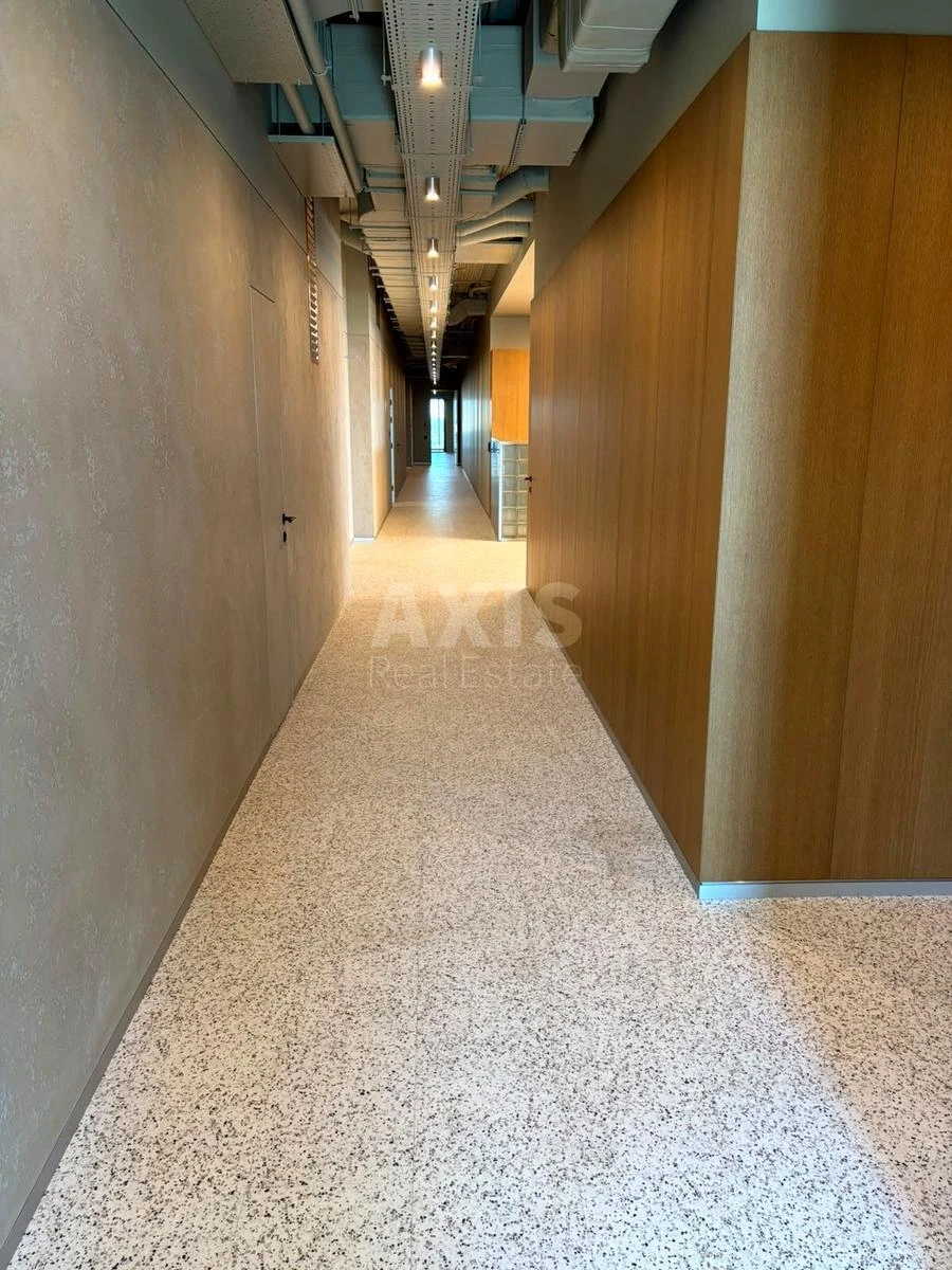 Office vul. Dorogozhyc'ka 3, 591m2705045