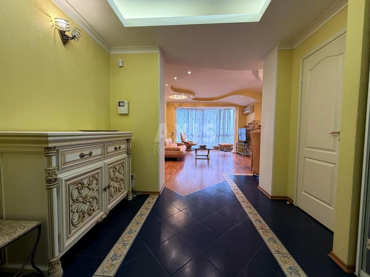 4k apartment vul. Zhmachenka Generala 2689671