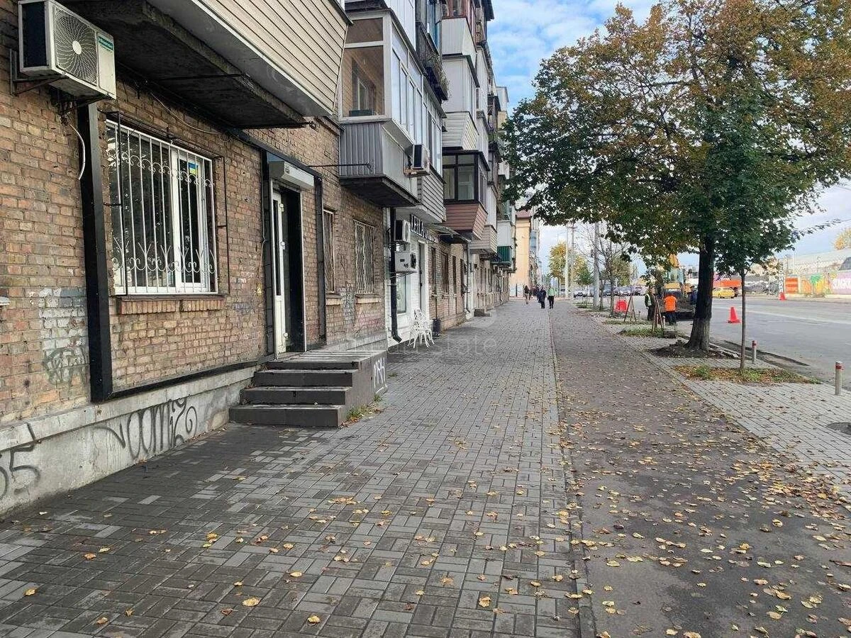 Объект торговли ул. Набережно-Крещатицкая 33, 22м2674222