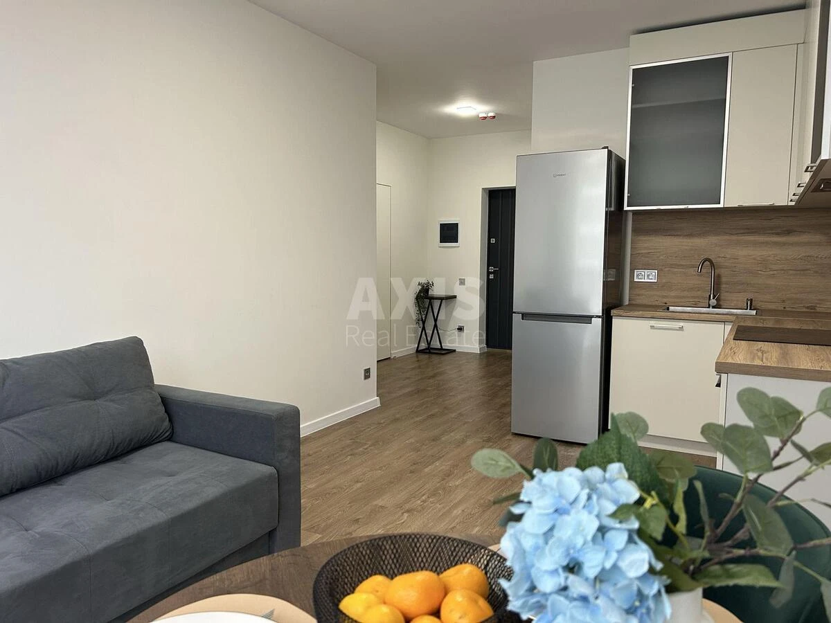 1k apartment nab. Dniprovs'ka 15Є63683