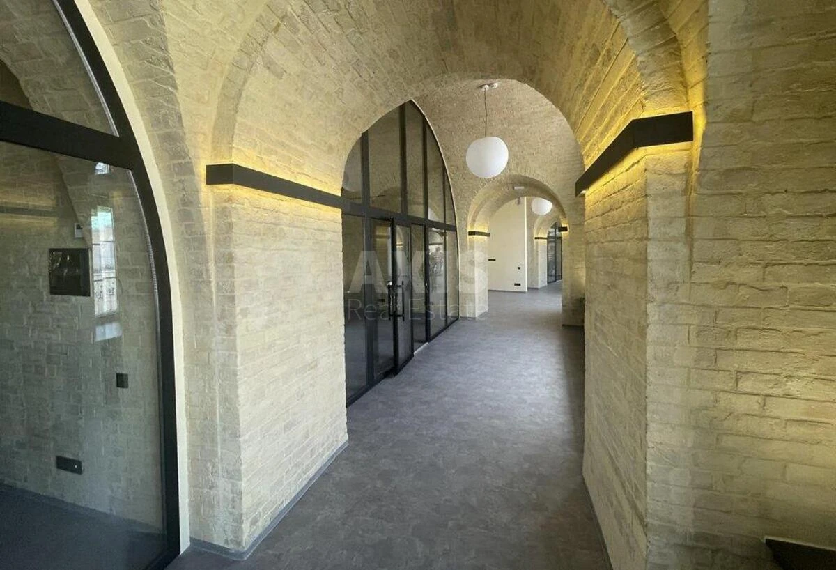 Офис ул. Евгения Коновальца 44А, 600м2652943